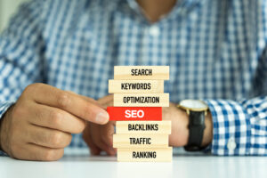 Digital marketing expert is showing the benefits of SEO services and strategy.